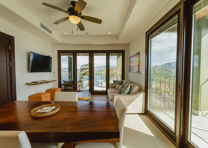 360 Splendor 104b-ocean View Condo-breakfast